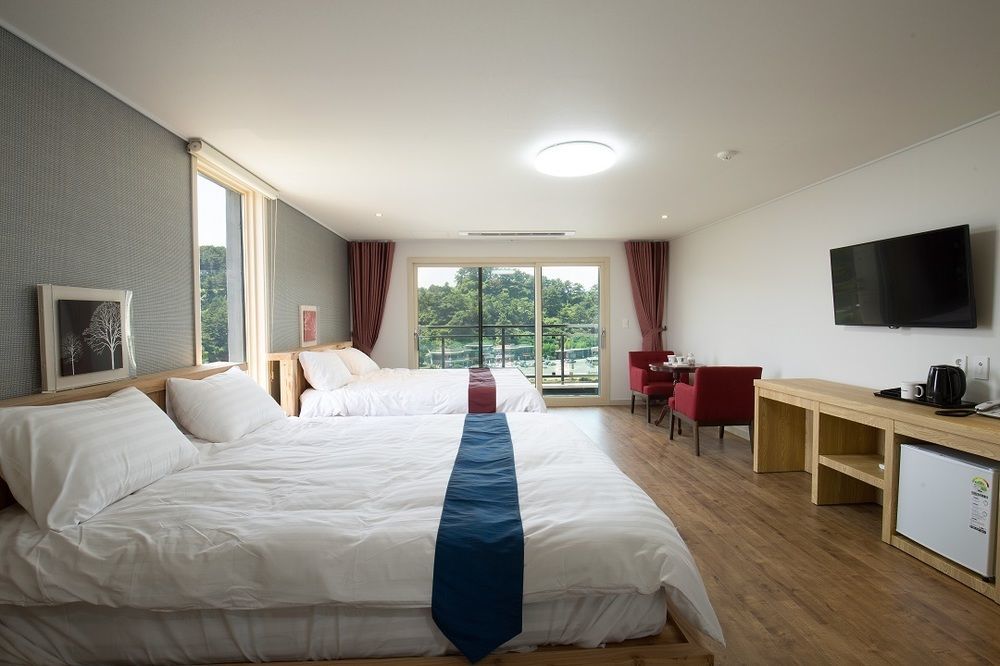 Cheonjiyeon Crystal Hotel Seogwipo Zewnętrze zdjęcie