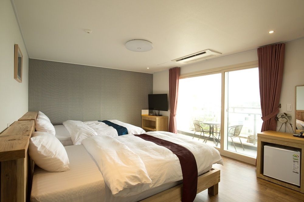 Cheonjiyeon Crystal Hotel Seogwipo Zewnętrze zdjęcie