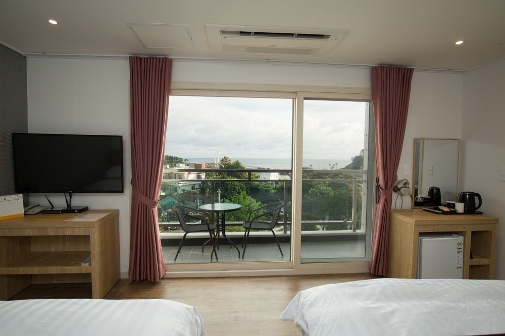 Cheonjiyeon Crystal Hotel Seogwipo Zewnętrze zdjęcie